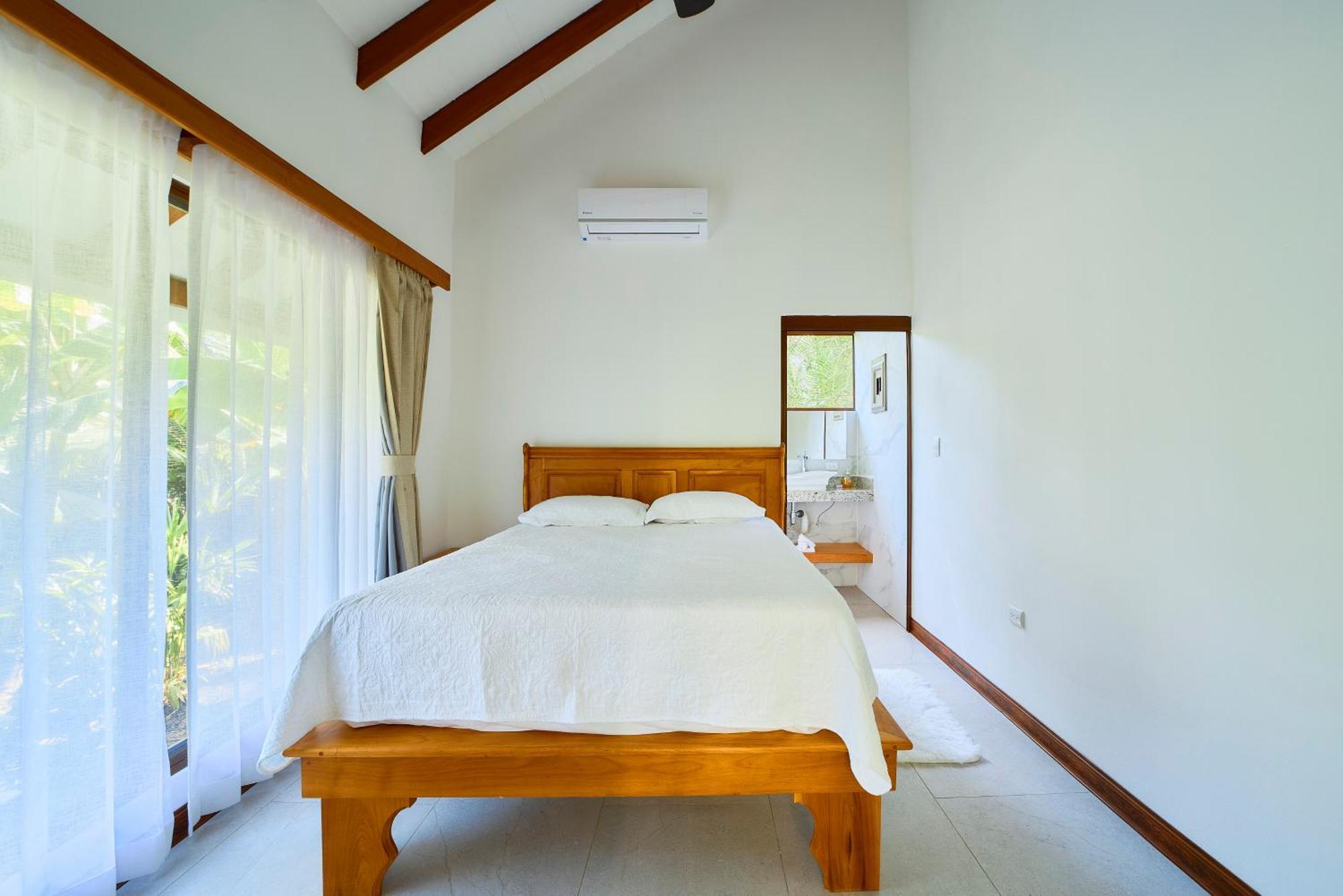 Casa Coki - Modern Villa Pool Steps From The Beach Puerto Viejo de Talamanca Exterior photo