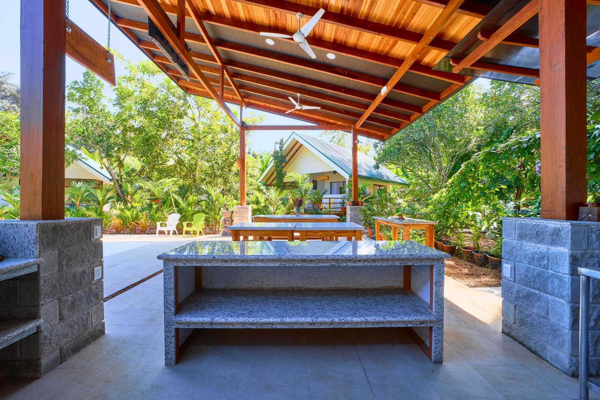 Casa Coki - Modern Villa Pool Steps From The Beach Puerto Viejo de Talamanca Exterior photo