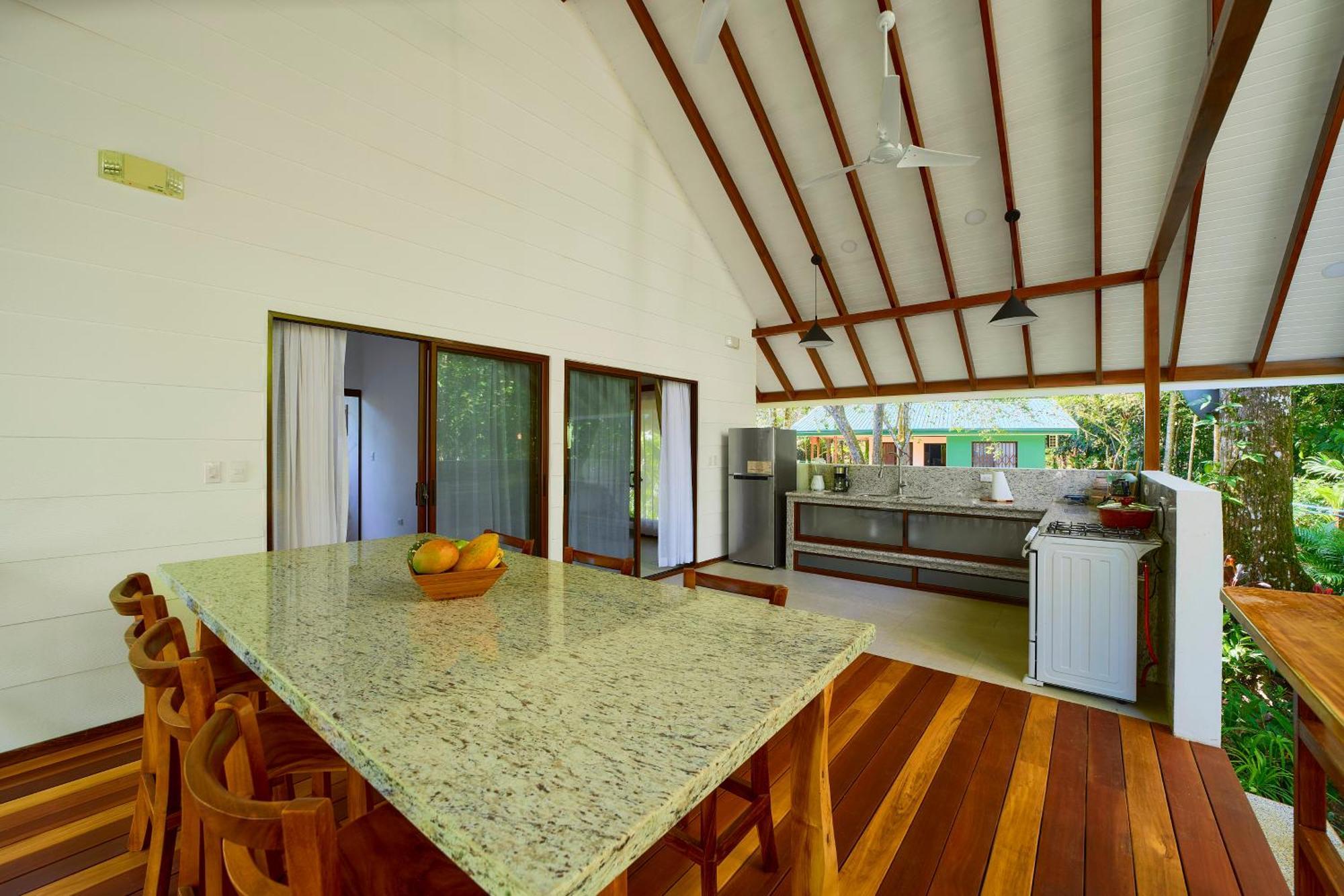 Casa Coki - Modern Villa Pool Steps From The Beach Puerto Viejo de Talamanca Exterior photo